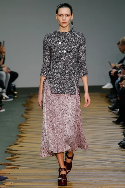 Look 25